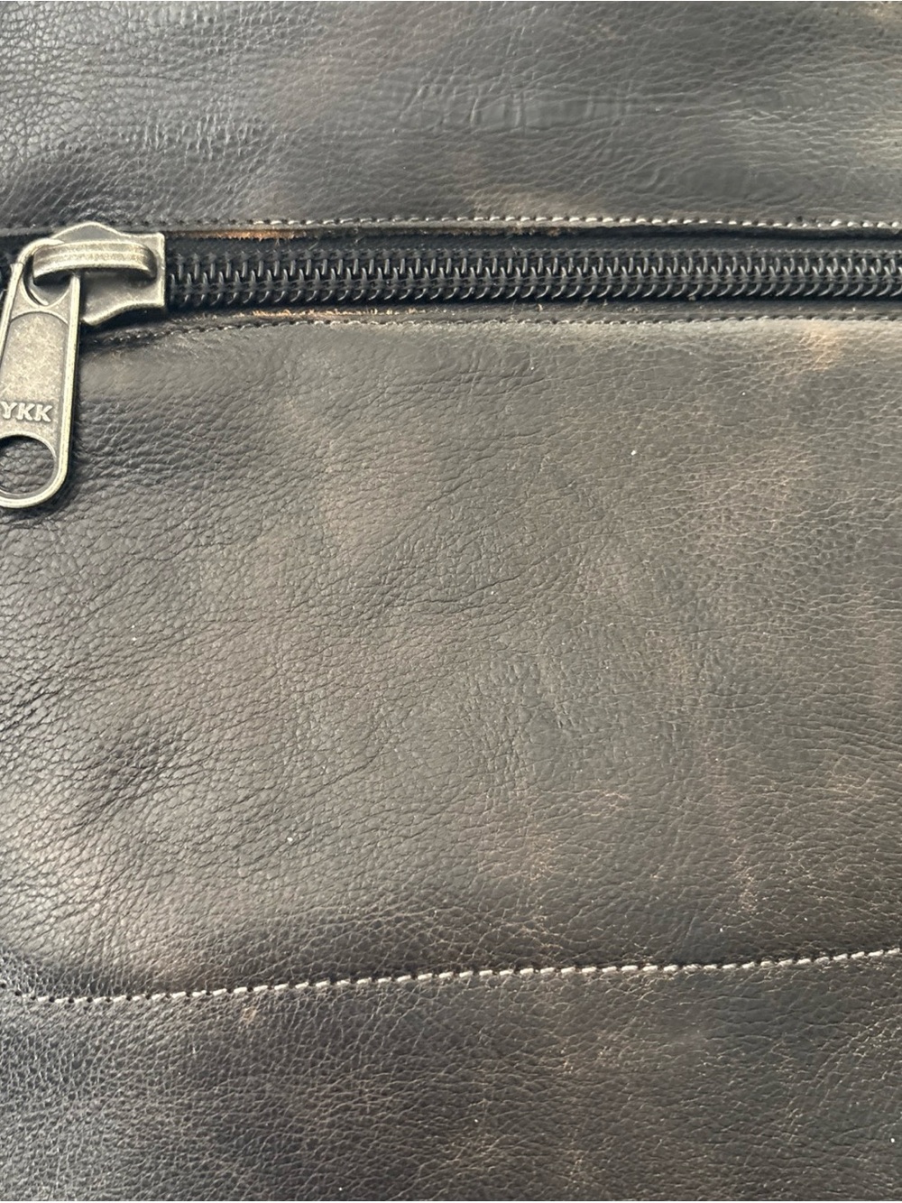 BedStu Venice Classic Unisex Black Leather Messenger Bag with Front Buckle - Picture 9 of 15